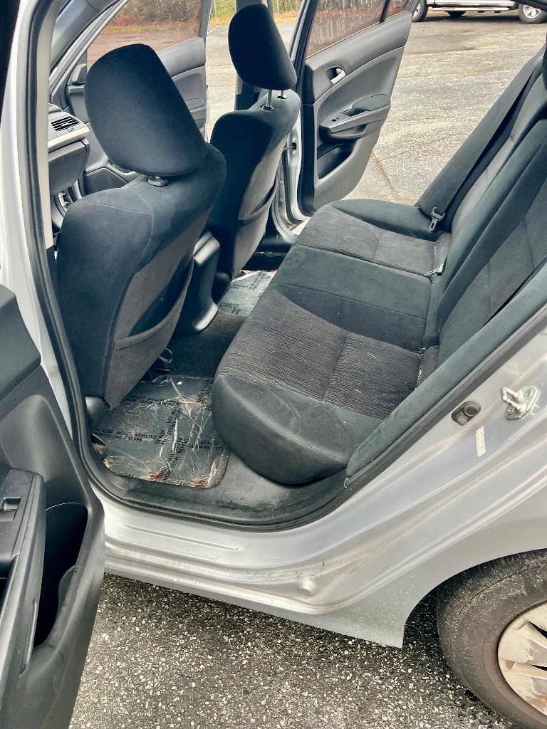 2011 Honda Accord LX - Photo 13